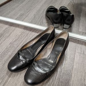 BALLY leather shoes. Size 6